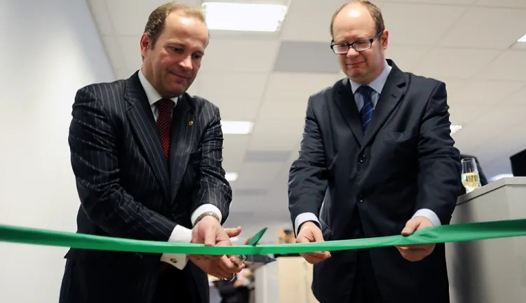 Centrum otworzyli tradycyjnym przecięciem wstęgi  Vesa-Pekka Takala, dyrektor finansowy Metsä Group i prezydent Paweł Adamowicz. 
