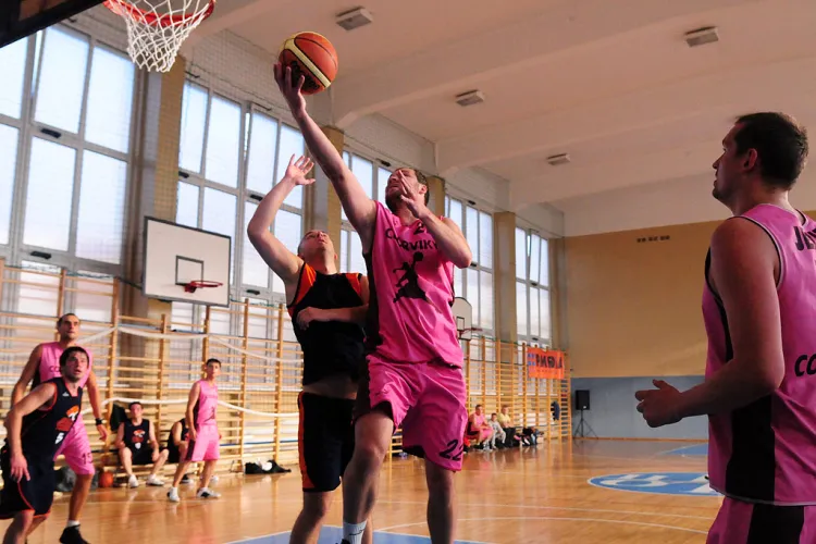 Areną rozgrywek Basket Cup stanie się hala sportowa II LO w Sopocie, gdzie swoje mecze na co dzień rozgrywa Sopocka Liga Koszykówki.