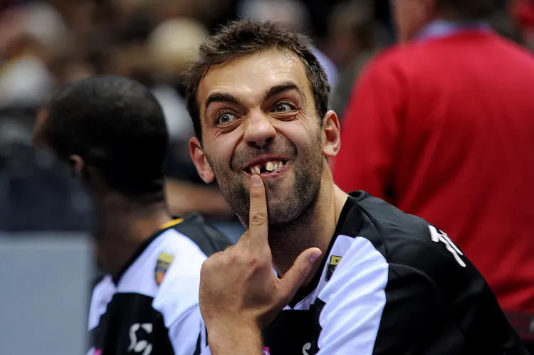 Marcin Stefański zwycięstwo okupił stratą zęba podczas meczu.