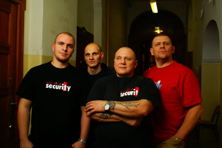 Piotr Stępniak (na pierwszym planie pierwszy z prawej), były gangster o pseudonimie "Gepard" przyjechał do Gdańska z wykładami.