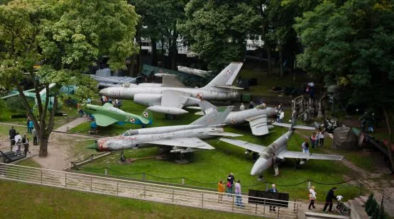 Sprzed Muzeum Marynarki Wojennej w Gdyni na 5 lat znikną trzy samoloty i śmigłowiec. Jest szansa, że zamiast nich pojawi się trawler.