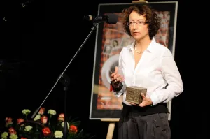 Gdyńską Nagrodę Dramaturgiczną w 2012 roku otrzymała Małgorzata Sikorska-Miszczuk za tekst "Popiełuszko. Czarna msza". W środę 21 listopada na Scenie YMCA pokazana zostanie jego realizacja w wykonaniu artystów Teatru Polskiego w Bydgoszczy.