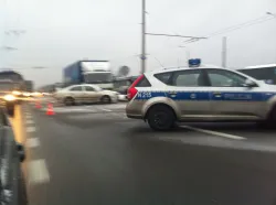 Skutki wypadku na ul. Rdestowej w Gdyni.