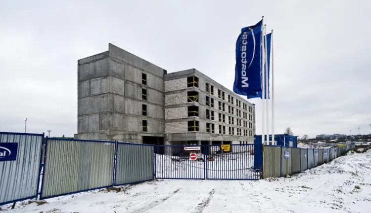 Hotel Hampton by Hilton to inwestycja realizowana przez struktury Regionu Północnego Mostostalu Warszawa. Jej wartość wynosi 18,95 mln zł netto (23,31 mln zł brutto). 