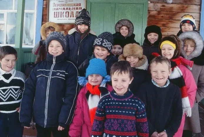 Potomkowie emigrantów z Polski w wiosce Wierszyna na Syberii, dzięki akcji Romualda Koperskiego zostali przebadani okulistycznie.