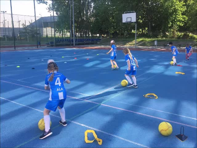 Piłka nożna dla dziewczynek 5-13 lat - Przymorze, Żabianka: wideo 11209