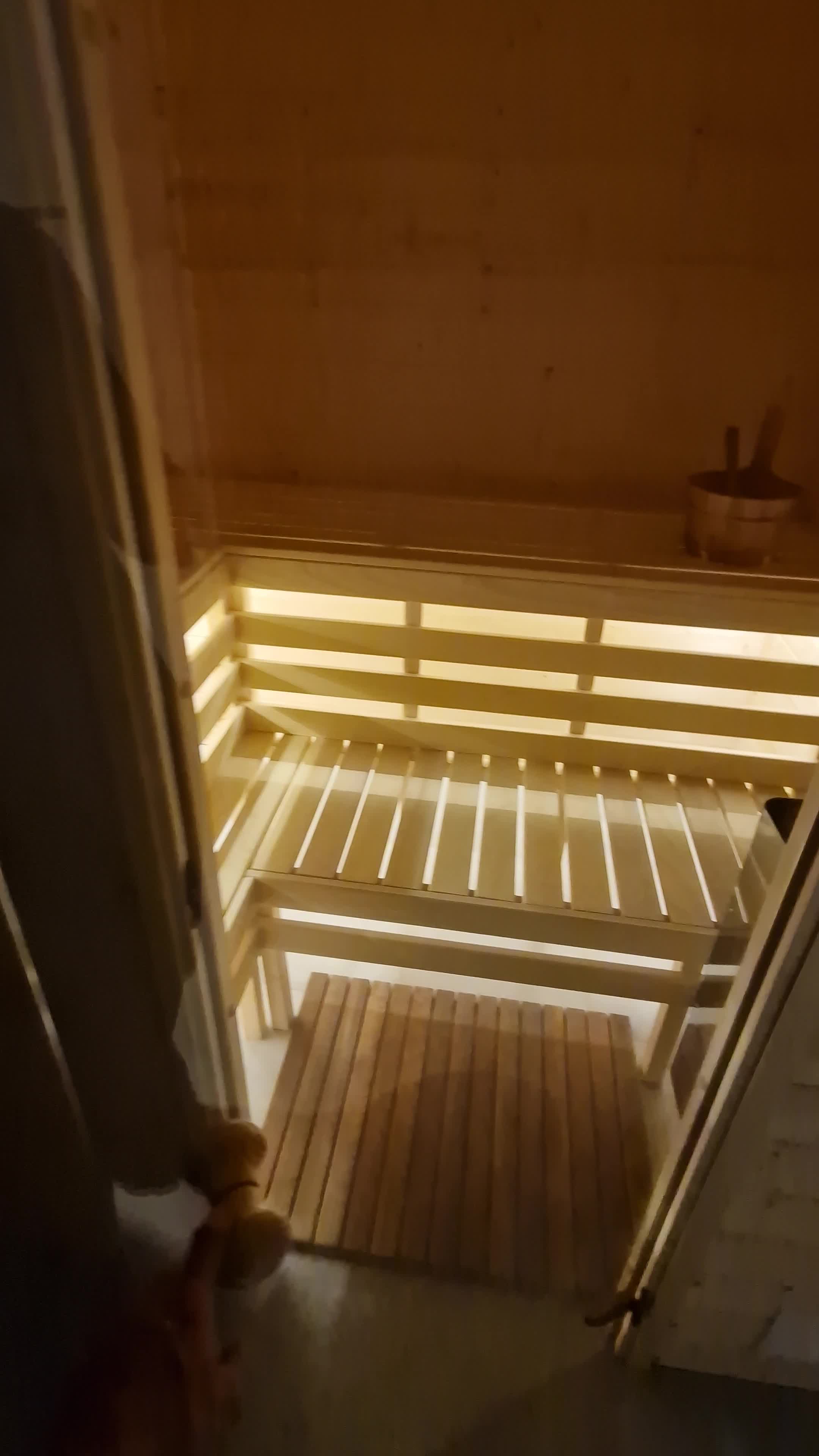 Budowa saun wewnętrznych i zewnętrznych: wideo 15794